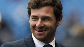 Sucessor de Nuno Espírito Santo no Tottenham aponta a recorde de André Villas-Boas