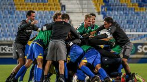 A crónica do Estoril-Farense, 3-2: Adversidades não travaram o líder