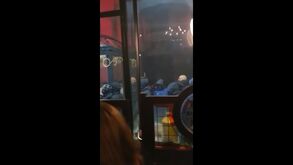 Ultras da Atalanta atacam adeptos do Manchester United dentro de restaurante