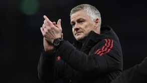Peter Schmeichel defende continuidade de Solskjaer: «Sir Alex demorou seis anos até ganhar a Premier League»