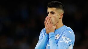 João Cancelo recebe cada vez mais elogios de Guardiola: Lateral atingiu outro nível no City
