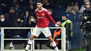 Berbatov critica jogadores do United: «Dão 60% porque sabem que Cristiano Ronaldo está lá»