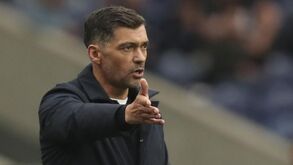 Comitiva do FC Porto recebeu grande apoio na chegada aos Açores