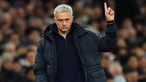 Ir a Roma e rezar no Vaticano por Mourinho? 'Special One' longe de ser divindade de outrora
