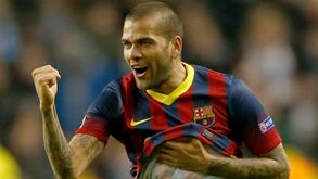 Dani Alves de volta a Camp Nou? Lateral longe de estar acabado mas perto das polémicas