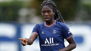 Jogadora do PSG libertada após ser interrogada sobre agressões a companheira de equipa 