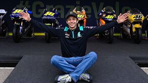 Valentino Rossi confessa que dorme com uma moto no quarto: «Acordo e olho para ela...»