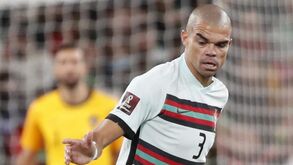 Pepe é dor de cabeça para a 'final' de domingo: central tem sina de falhar jogos com a Sérvia