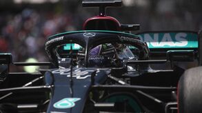 GP Brasil: Hamilton é desqualificado e larga em último no sprint