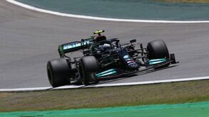 GP do Brasil: Bottas ganha corrida sprint marcada por recuperação fantástica de Hamilton 