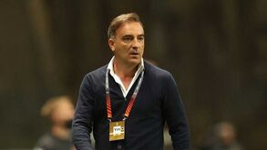 Carlos Carvalhal: «O Benfica gastou 100 milhões em contratações e nós 250 mil euros...»