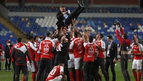 Carlos Carvalhal recorda conquista da Taça de Portugal: «Foi um momento muito emotivo»