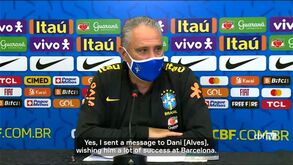 Tite estava a falar sobre Dani Alves e acabou por revelar conversa com Lucas Veríssimo