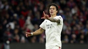 Os 'tubarões' associados a Darwin e a postura do Benfica