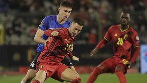 Benteke: «Hazard já não consegue fintar mais do que cinco ou seis jogadores»