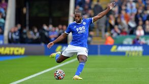 Ricardo Pereira renova com o Leicester