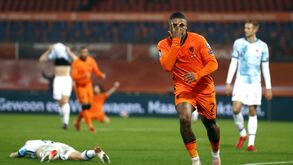 Turcos no playoff e festa laranja