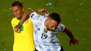 Otamendi e o lance polémico perto da área da Argentina no duelo com o Brasil: «Foi na bola»