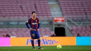 «Tínhamos de formar uma equipa nova no Barcelona e com Messi não dava»