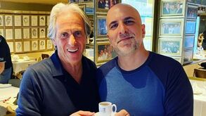 Jorge Jesus e a fotografia com adepto do Flamengo: «Qualquer dia não posso sair de casa…»
