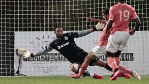 Uma das explicações para o Sporting ter a defesa menos batida do campeonato: as melhores defesas de Adán