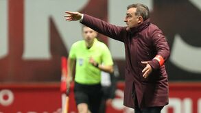 Carlos Carvalhal e a goleada ao Santa Clara: «Atitude dos jogadores foi espetacular»