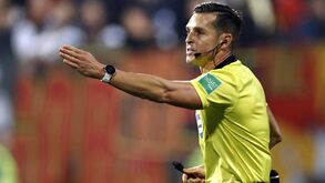Carlos del Cerro Grande nomeado para o Sporting-Dortmund e Zwayer para o Liverpool-FC Porto