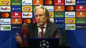 Jorge Jesus comenta golo anulado a Otamendi e explica reação após falhanço de Seferovic