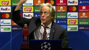 Jesus voltou a ajoelhar-se: «Só quem nunca jogou ou treinou é que pensa que foi fraqueza»