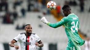 Onana titular na baliza do Ajax quase 10 meses depois da polémica com doping