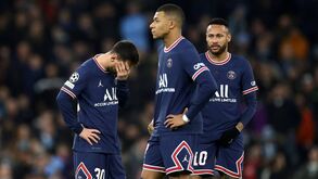 Jamie Carragher: «O PSG nunca vai ganhar a Liga dos Campeões com Messi, está a passear...»