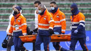 Neymar anda de mão dada com as lesões: Das duas fraturas do metatarso às entorses no tornozelo