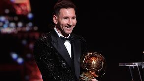Leo Messi vence Bola de Ouro pela 7.ª vez