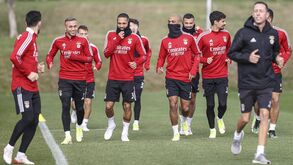 Benfica de olhos postos no Sporting: assim orientou Jorge Jesus o treino no Seixal