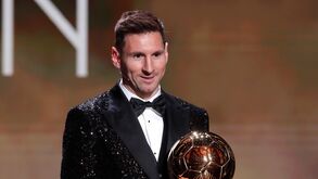Prémio da discórdia: coro de críticas à atribuição da Bola de Ouro sobe de tom