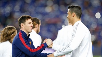 FOTO: a imagem de Ronaldo e Messi que passou despercebida no clássico - CNN  Portugal