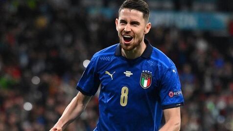 Jorginho é eleito o melhor jogador da Europa na temporada 2020/21