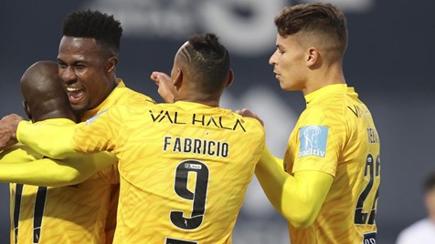 Primeira parte frenética vale repartição de pontos - FC Famalicão