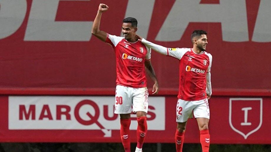 Galeno dá 'show' na Europa: Extremo bracarense pisca o olho à Seleção Nacional