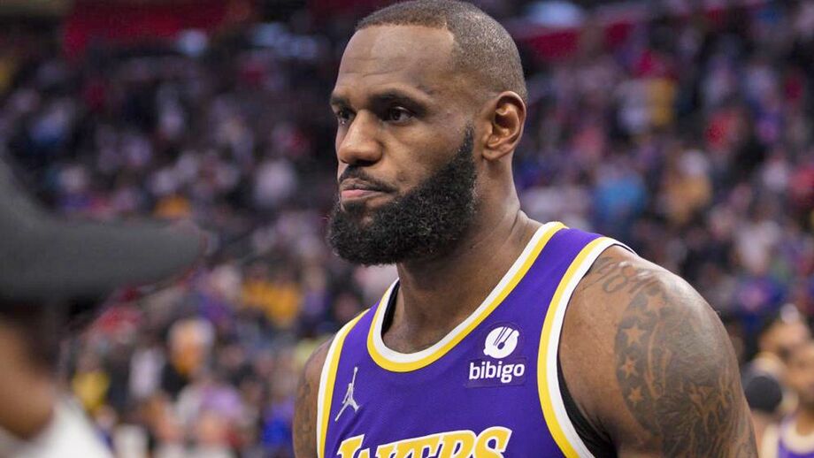 Estrela dos Lakers acabou expulso após cotovelada a Isaiah Stewart