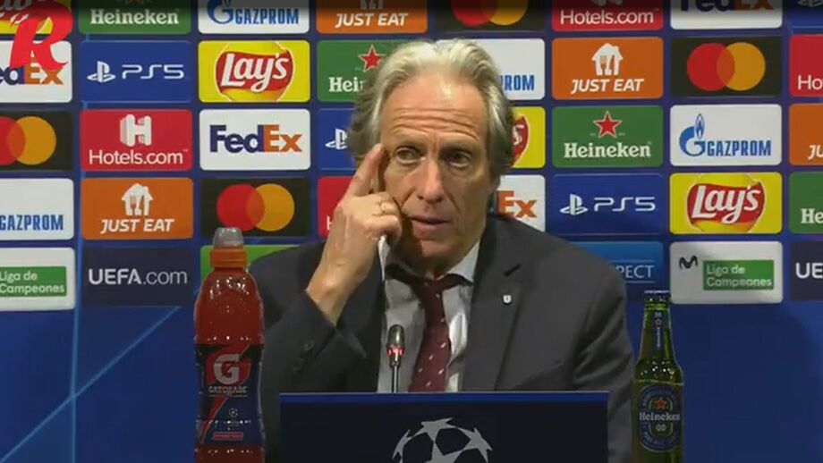 Treinador do Benfica e as contas do apuramento na Champions