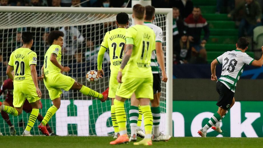 O Dortmund ainda estava a recompor-se do primeiro quando foi de novo surpreendido. Matheus Reis cruzou, Matheus Nunes amorteceu na área e Sarabia, apertado por Akanji, tocou para trás. Como diria António Oliveira, Pote não se limitou a rematar: colocou a bola com arte. 