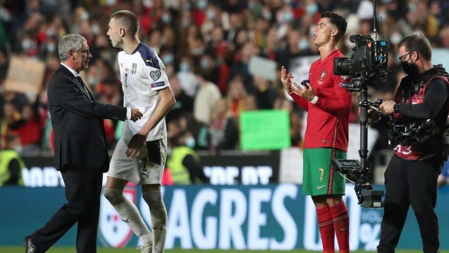 Capitão aparentemente descontente com o selecionador