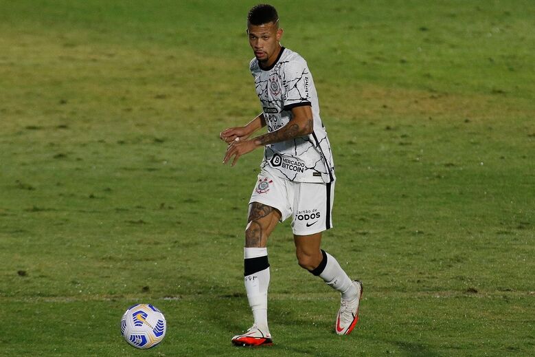 Corinthians bloqueia cedência de João Victor