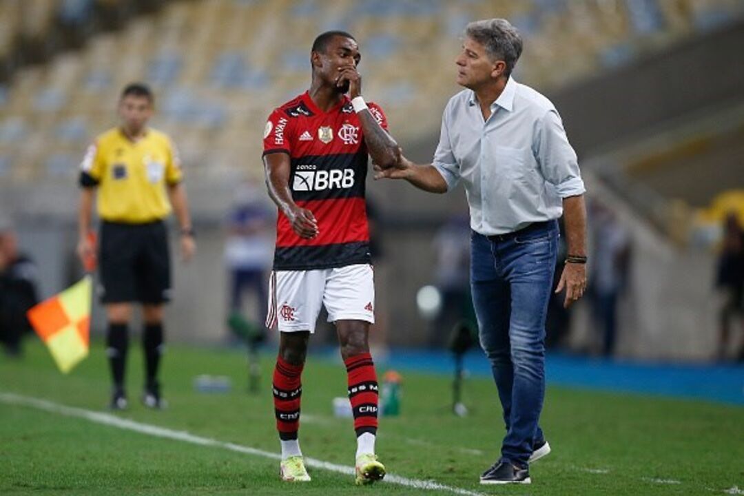 Ramon, lateral esquerdo do Flamengo