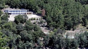 Cristiano Ronaldo demoliu anexos da mansão no Gerês e doou recheio a famílias carenciadas