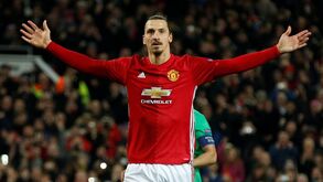 Ibrahimovic lembra mensagem que o fez perder milhões: «Raiola queria matar-me»
