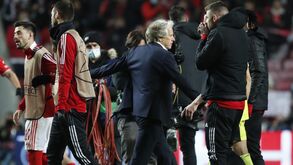 Jorge Jesus viu lenços brancos mesmo após garantir o apuramento na Champions