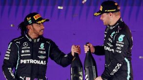 É o tudo ou nada: Mercedes pondera colocar motores novos nos carros de Bottas e Hamilton