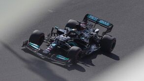 Hamilton domina segunda sessão de treinos livres em Abu Dhabi